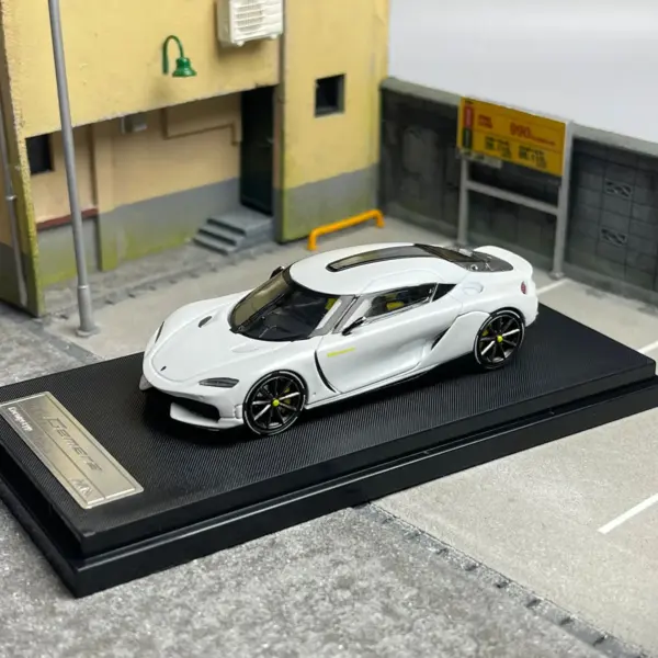 HKM 1:64 Gemera Diecast Model Car - Image 2
