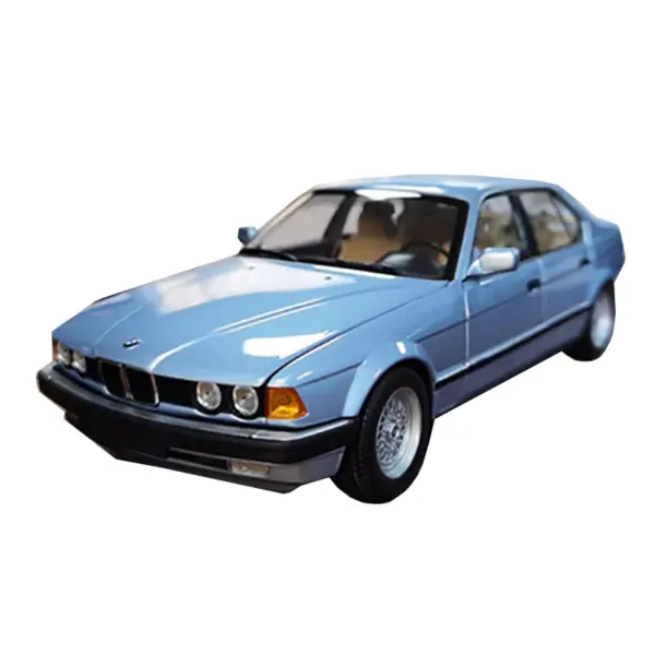 Minichamps 1:18 BMW 7 Series E32 1986 Car Model - Image 5