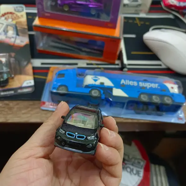 Diecast BMW I3 Alloy Car Model 1/64 Collection Gift - Image 2
