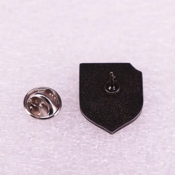 God with Us Skull Dagger Badge Brooch - Image 2