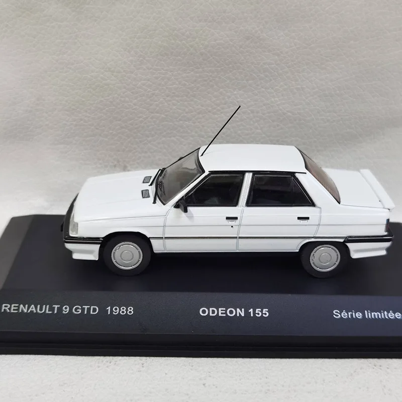 1/43 Scale 1988 GTD Classic Alloy Car Model 4 1/43 Scale 1988 GTD Classic Alloy Car Model - Image 4