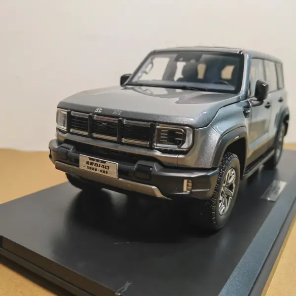 Diecast Beijing BJ40 2024 SUV Model 1:18 Scale - Image 2