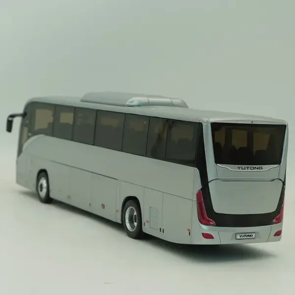 1:42 Scale Yutong T12E Highway Bus Model - Image 4