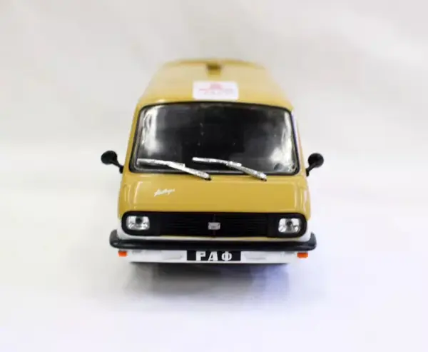 Latvian RAF 2203 1:43 Diecast Model Car - Image 3