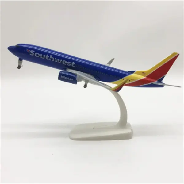 Southwest Boeing B737 Diecast Model 20cm - Image 5