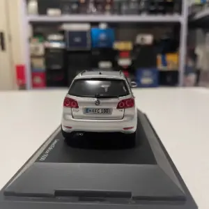 Schuco 1:43 Golf Plus 2009 Alloy Car Model 10 S3237860a956040688e5a925c343c53fan 1