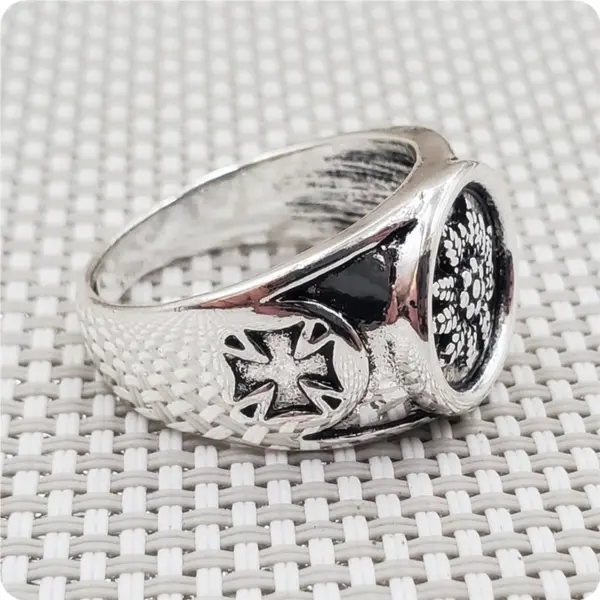 German WWII Style Antique Metal Ring - Image 2