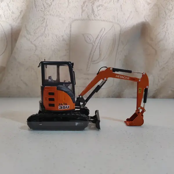 1/30 Scale HITACHI ZAXIS ZX35U-5A Model - Image 4