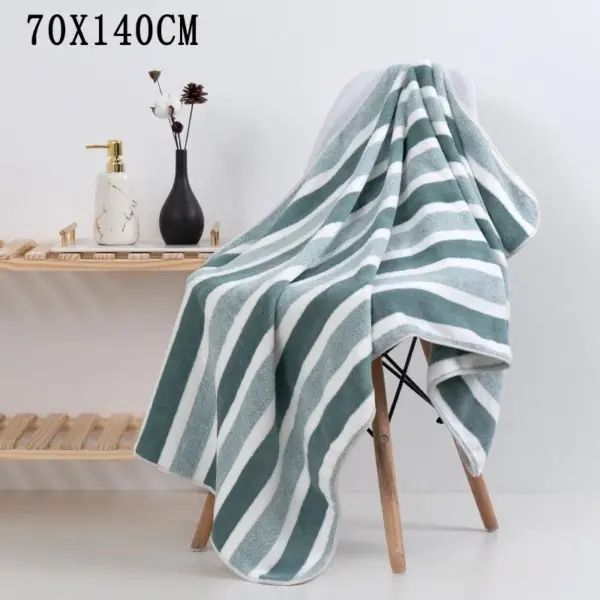Thickened 70x130cm Super Absorbent Bath Towel in Five Colors - Image 9