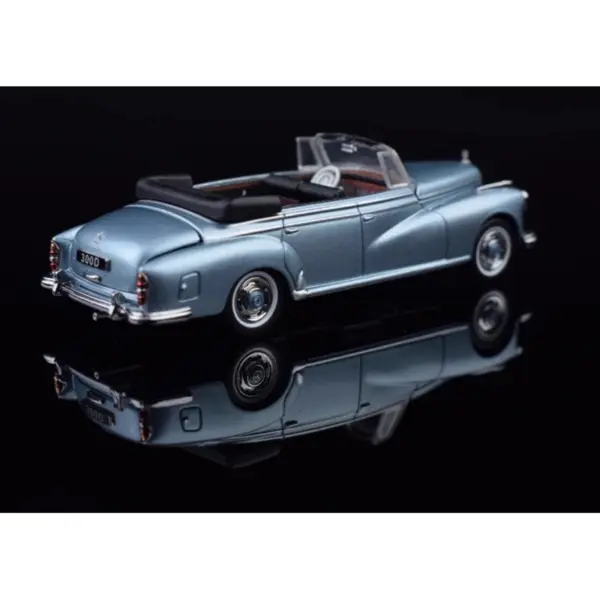 GFCC 1:64 Alloy Car Model 300D Convertible - Image 7