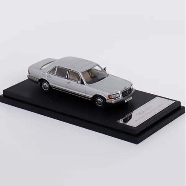 Diecast 1:64 560SEL W126 Alloy Car Model - Image 5