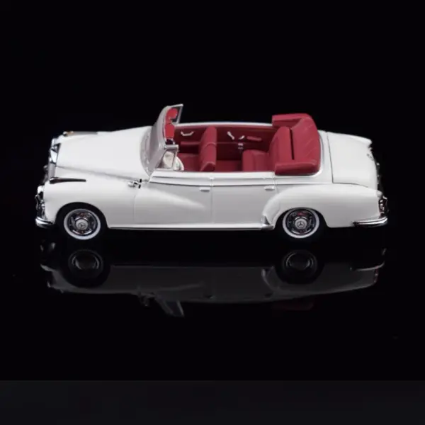 GFCC 1:64 Alloy Car Model 300D Convertible - Image 2