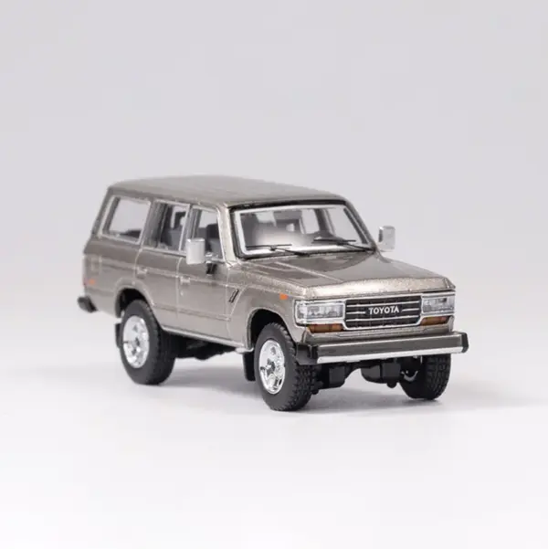 1/64 Scale Alloy Car Model JERRRen - Image 4