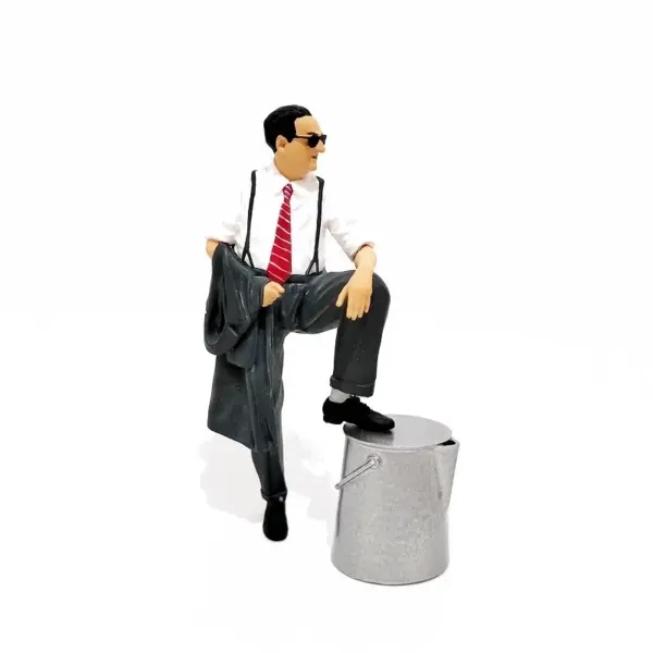 1:18 Resin Car Scene Display Figure - Image 2