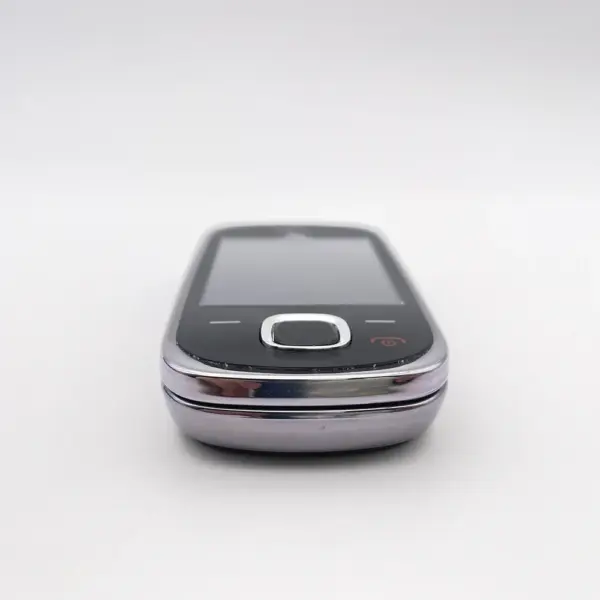 Vintage Nokia 7230 3G GSM Mobile Phone - Image 5