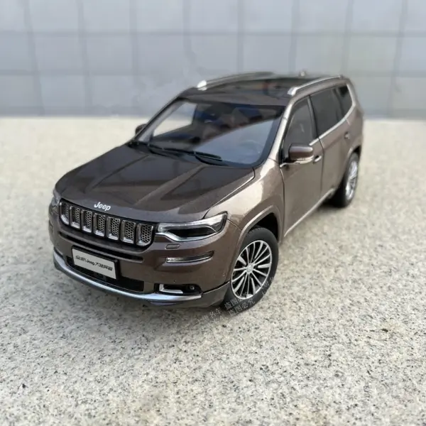 1:18 Jeep Grand Commander Alloy Diecast Model - Image 7