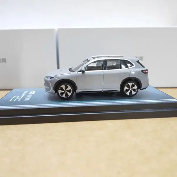 1:64 Geely Galaxy E5 Alloy Car Model - Image 2