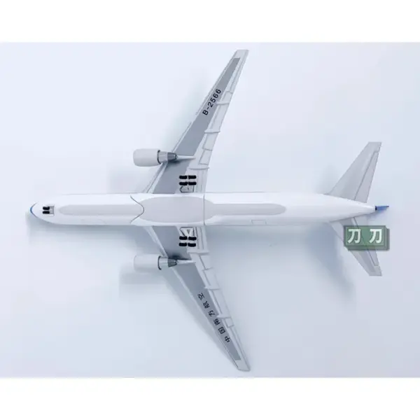 Diecast China Southern Airlines B767-300ER Model 1/400 - Image 6