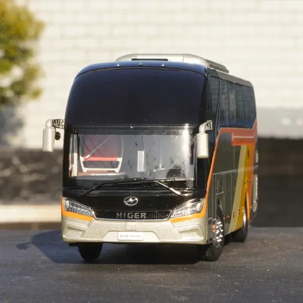 Diecast Jinlong Higer Bus Model 1:42 Scale - Image 2