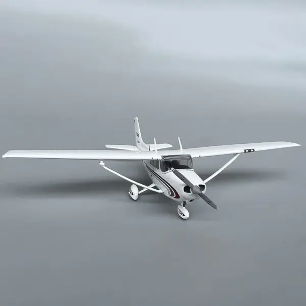 Cessna 172L Diecast Model N926MN 1/72 Scale - Image 2