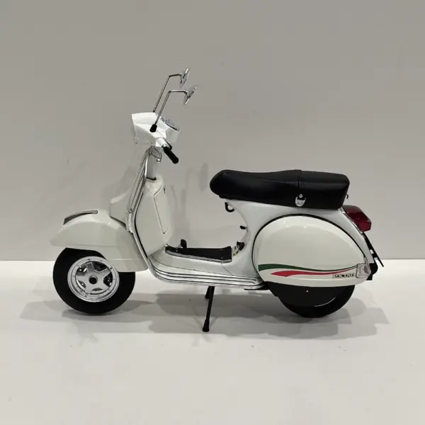 Diecast 1/10 Vespa PX150 Motorcycle Model Toy - Image 2
