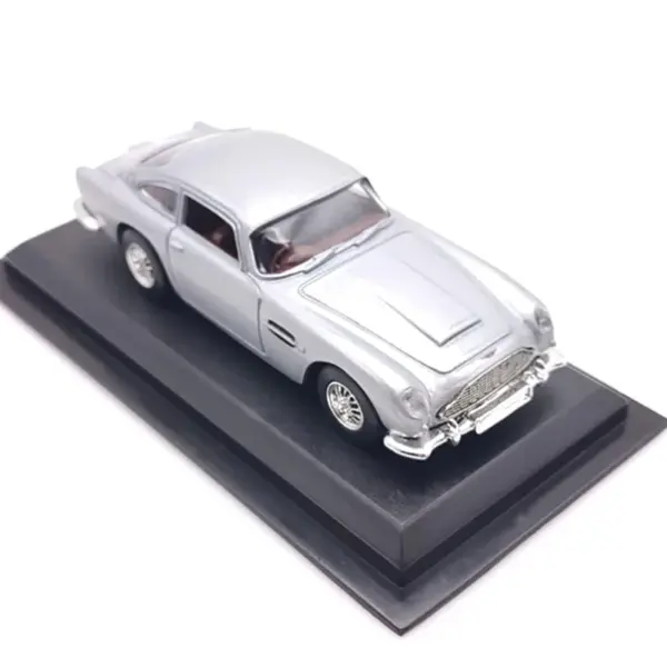 Delprado 1:43 Scale DB5 Alloy Car Model - Image 3