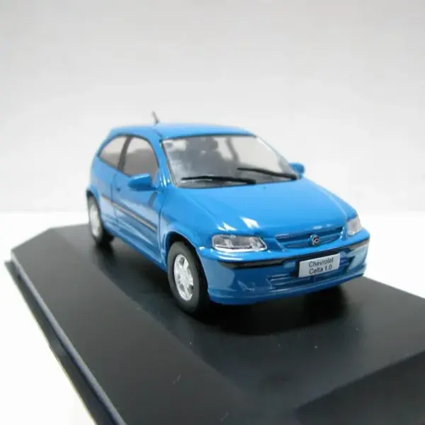 JERREN 1:43 Scale Celta 2000 Sedan Model - Image 4