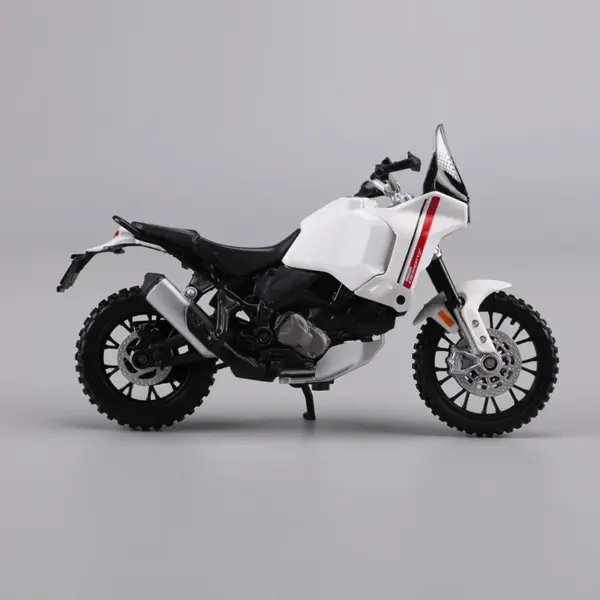 Maisto 1:18 Ducati Desert X Diecast Model - Image 3