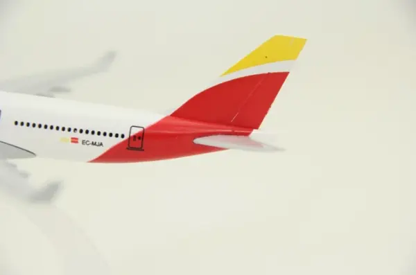 Iberia A330 Diecast 1/400 Scale Model - Image 3