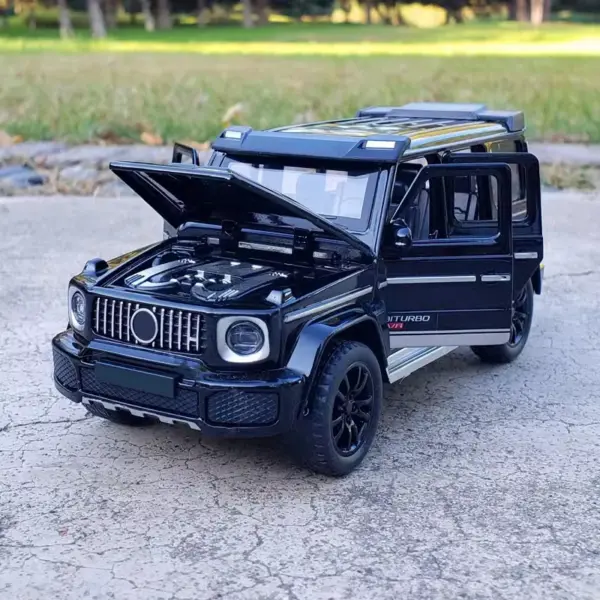 1:32 Mercedes Benz G700 Diecast Model - Image 4