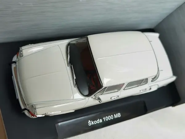 1:18 Scale SKODA 1000 MB Diecast Model Car - Image 2