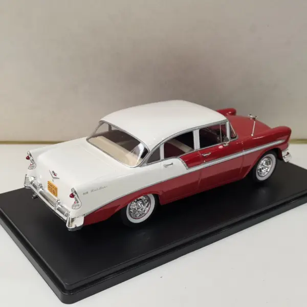 Diecast 1:24 Bel Air Classic Car Model - Image 5