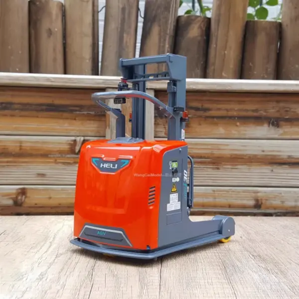 1:15 Scale HELI AGV Forklift Alloy Model for Display - Image 6