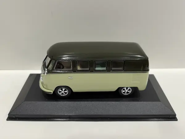 CORGI 1:43 Scale T1 Bus Alloy Car Model - Image 2