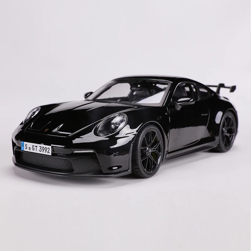 Maisto 1:18 Porsche 911 GT3 Die-Cast Car Model 3 Maisto 1:18 Porsche 911 GT3 Die-Cast Car Model - Image 3