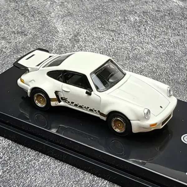 Diecast 1:64 Carrera RSR 3.0 1974 Alloy Model - Image 2