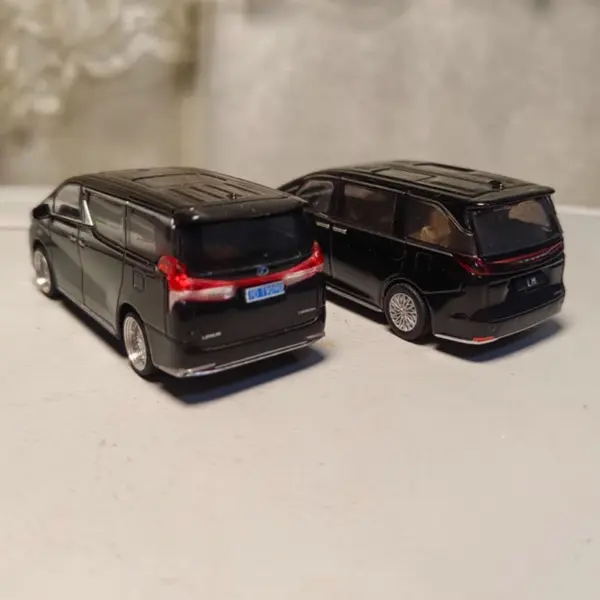 DCT 1:64 Alloy Car Model LM Second Gen Collectible - Image 4