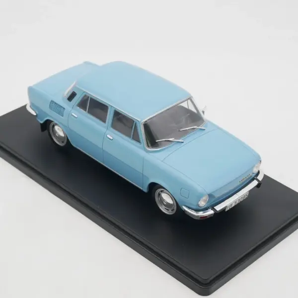1:24 Skoda 100L 1974 Diecast Model Car Collection - Image 5