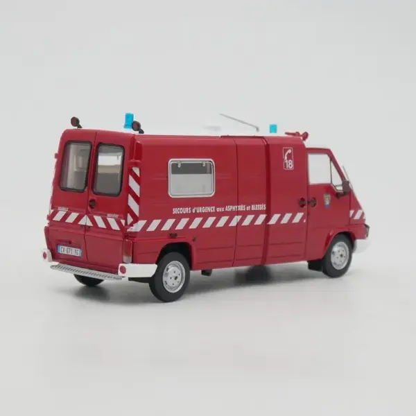 IXO 1:43 French Fire Rescue Vehicle Model - Image 5