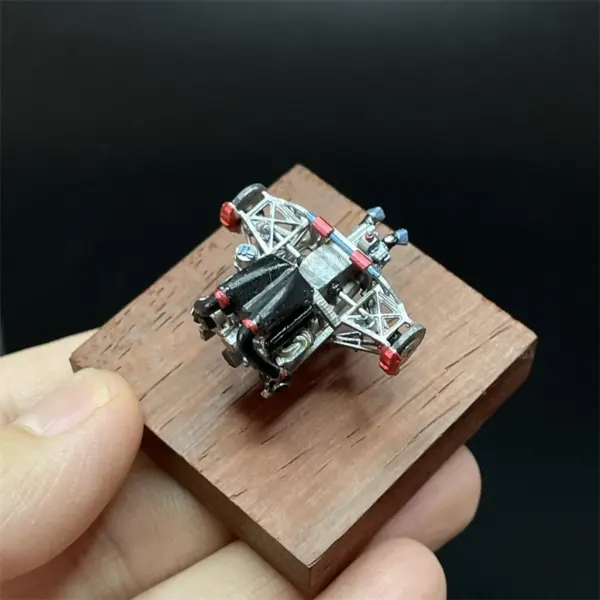 Dayu 1/64 Vehicle Engine Diorama Model - Image 11