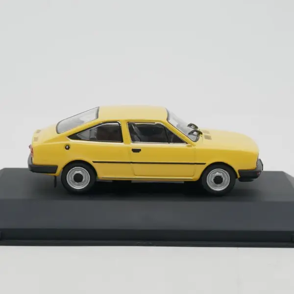 Ixo 1:43 Skoda Garde Diecast Model Car - Image 3