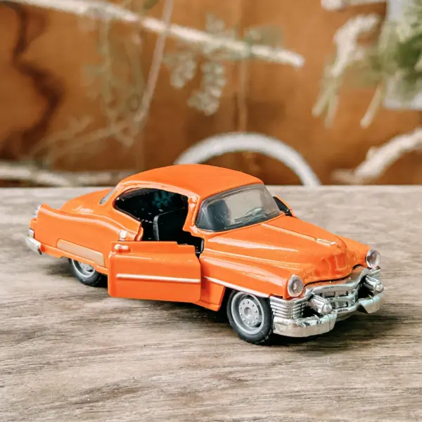 1:32 Alloy Diecast Cadillac Vintage Car Model - Image 4