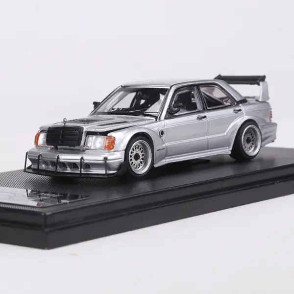 RM MODEL 1:64 190E W201 Alloy Diecast Car - Image 9