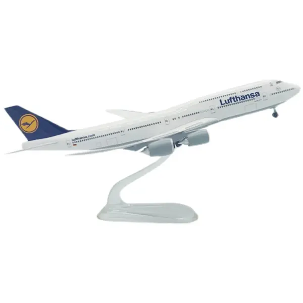 1/400 Scale Lufthansa B747-8 Model Aircraft Collection - Image 6