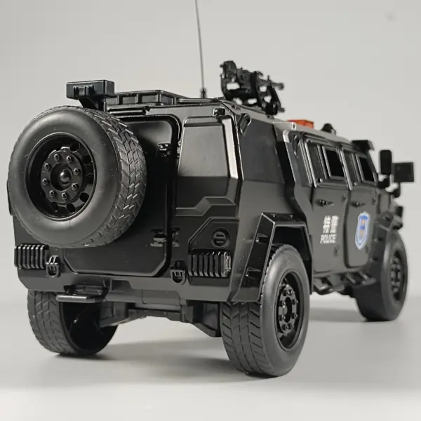 1/18 Maisto Dongfeng M-Terra Armored SUV Model - Image 3