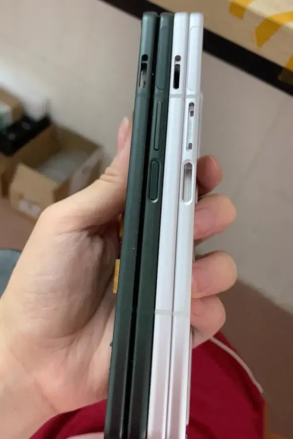 Samsung Galaxy Z Fold 3 F926 Middle Frame with Hinge - Image 5