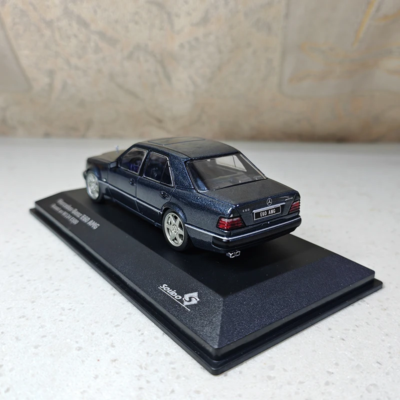 SOLIDO 1/43 Benz E60 W124 E500 Diecast Car Model 3 SOLIDO 1/43 Benz E60 W124 E500 Diecast Car Model - Image 3