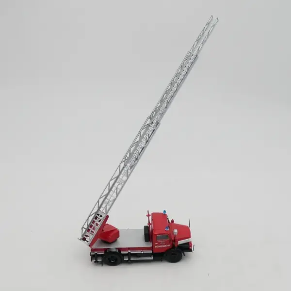 IXO 1:43 Scale IFA S4000-1 DL25 Fire Truck Model - Image 5