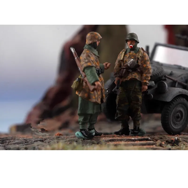 1:72 Scale Military Soldier Diorama Set of 4 2 1:72 Scale Military Soldier Diorama Set of 4 - Image 2