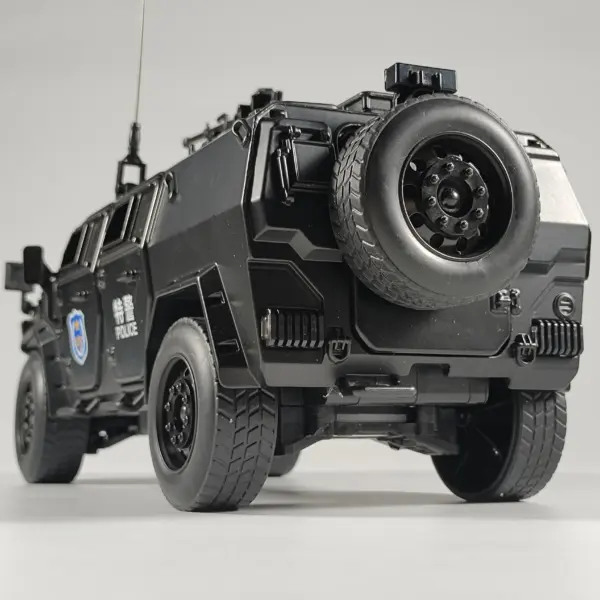 1/18 Maisto Dongfeng M-Terra Armored SUV Model - Image 2